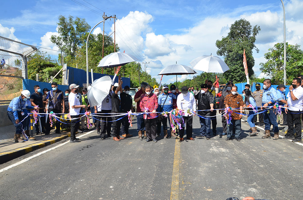 Gubernur Kaltim, Resmikan Underpass PT FKP di Jalan Nasional
