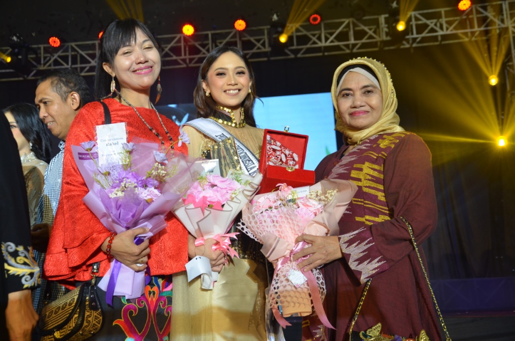 Wakili Kubar, Rahel Paula Kasenda, Raih Putri Indonesia Kaltim â€œPersahabatanâ€ 2023