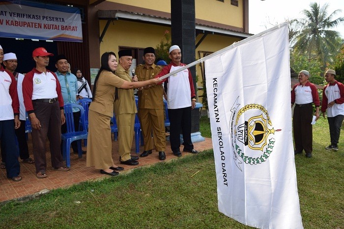 Wabup Lepas Pawai Taâ€™aruf MTQ ke XIV Tingkat Kubar