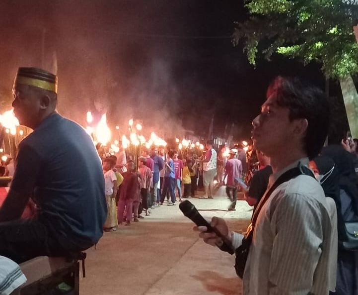 Meriahkan Malam Takbiran, Warga Sumber Sari Gelar Pawai Obor