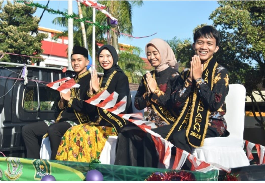 Kafilah Kubar Ikut Memeriahkan Pawai Taaruf, Dalam Rangka MTQ Ke 44 Di Balikpapan