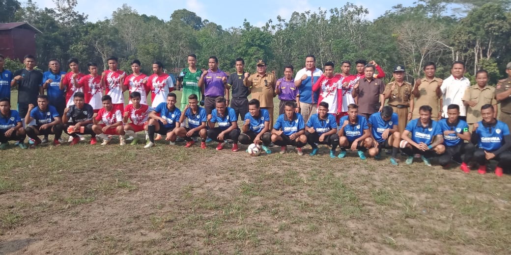 Bupati Hadiri Final Turnamen Sepak Bola HUT RI Ke-74 & Kampung Muara Kalaq Ke-9