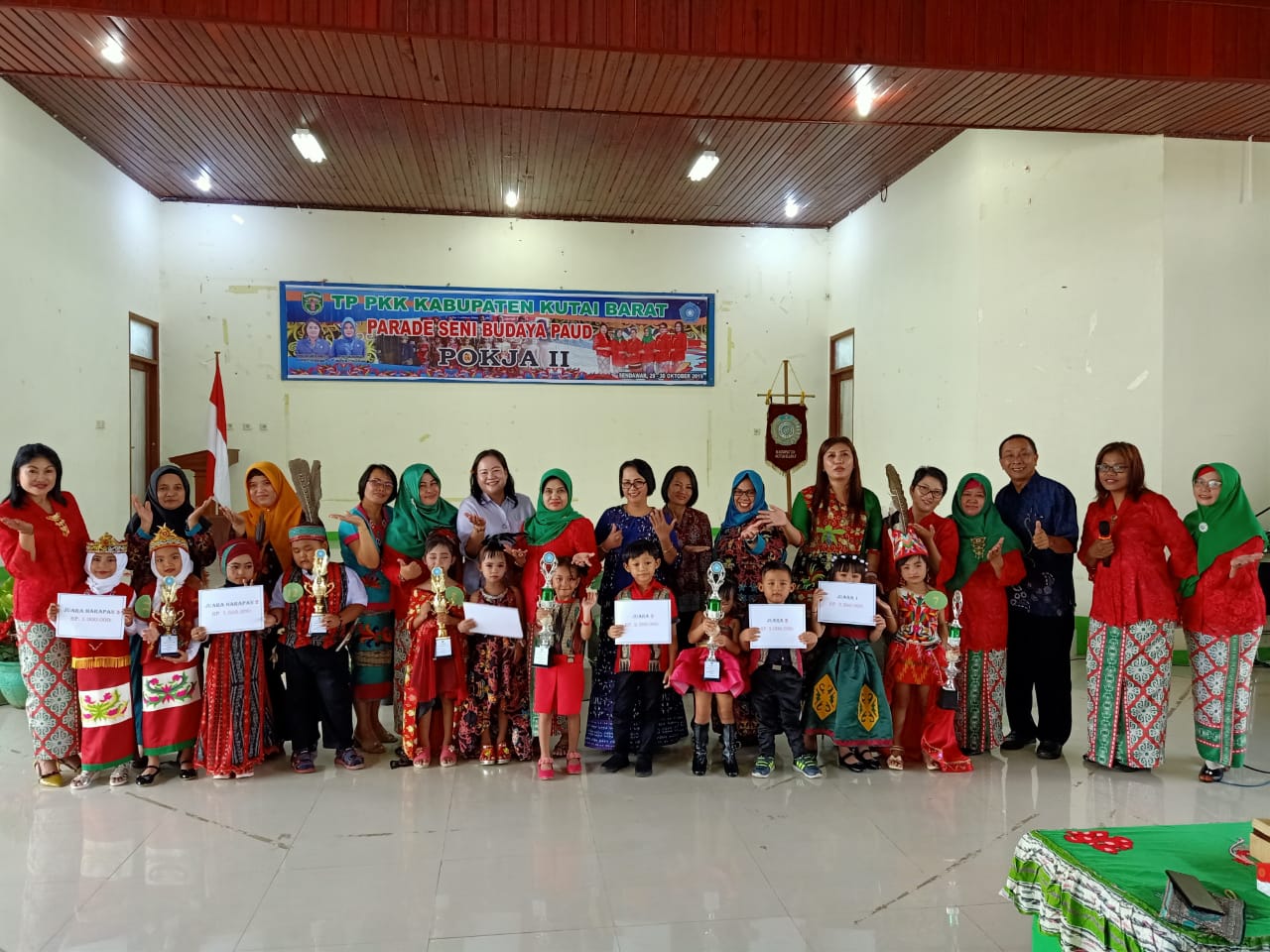 PKK KUBAR KENALKAN SENI BUDAYA KEPADA USIA DINI